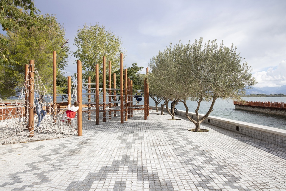 Albanian Carpet Casanova Hernandez Architects