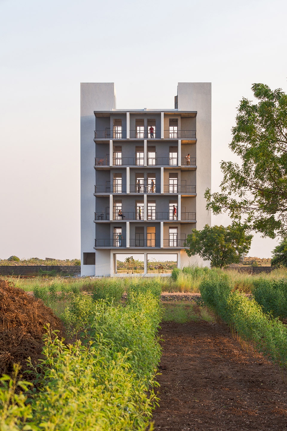 Flying Walls Hostel Dhulia Architecture Design Studio