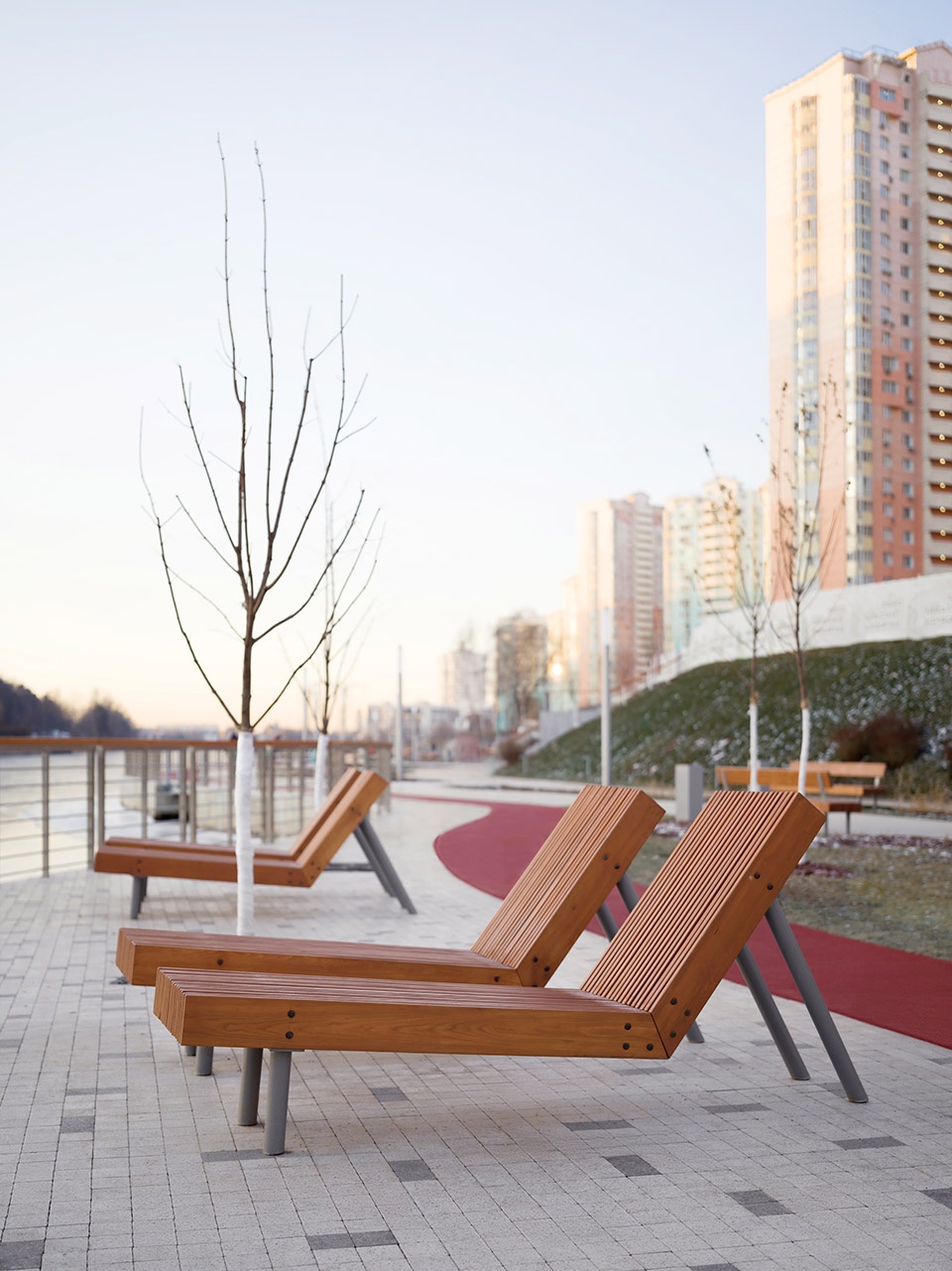 improvement of the embankment in the area of the pavshinskaya poyma by basis architectural bureau