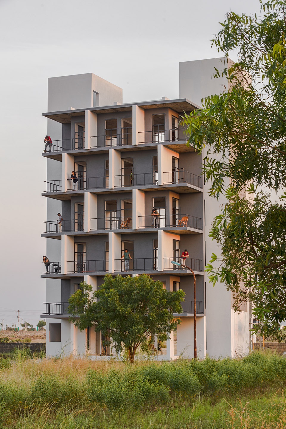 Flying Walls Hostel Dhulia Architecture Design Studio