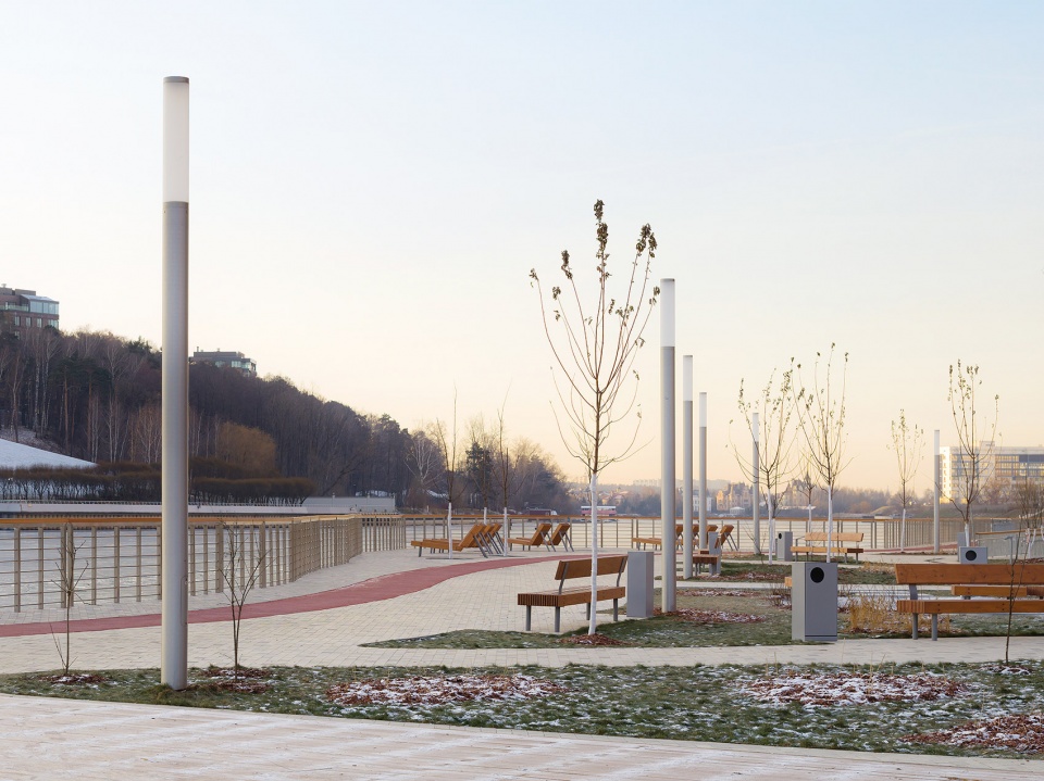 improvement of the embankment in the area of the pavshinskaya poyma by basis architectural bureau