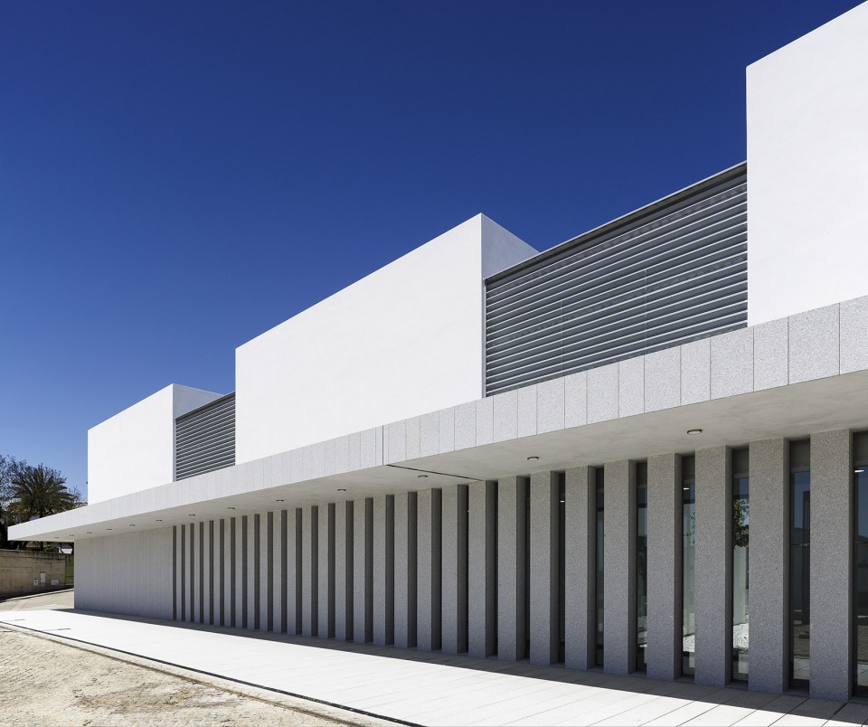 Health Centre at Gibraleon Javier Terrados Estudio de Arquitectura