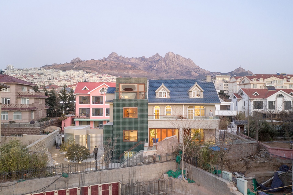 Largo Courtyard and Largo Building House Fiction 3