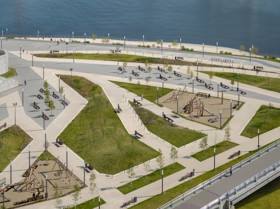 improvement of the embankment in the area of the pavshinskaya poyma by basis architectural bureau