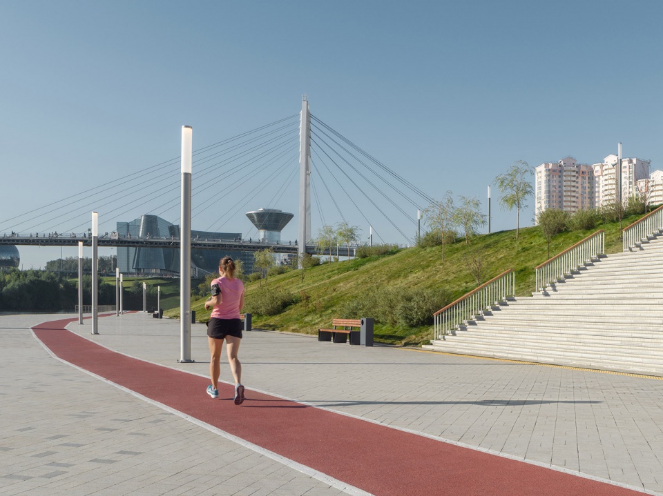 improvement of the embankment in the area of the pavshinskaya poyma by basis architectural bureau