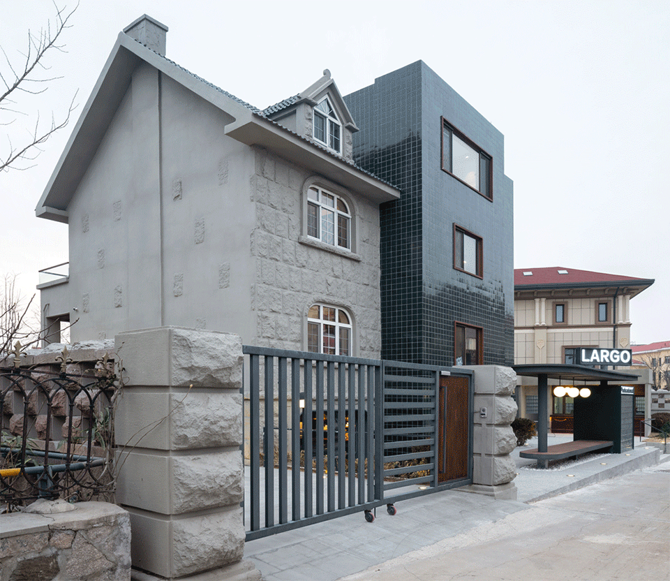 Largo Courtyard and Largo Building House Fiction