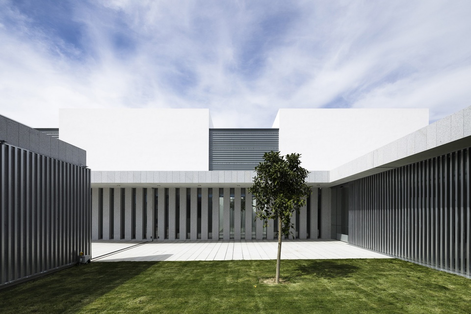 Health Centre at Gibraleon Javier Terrados Estudio de Arquitectura