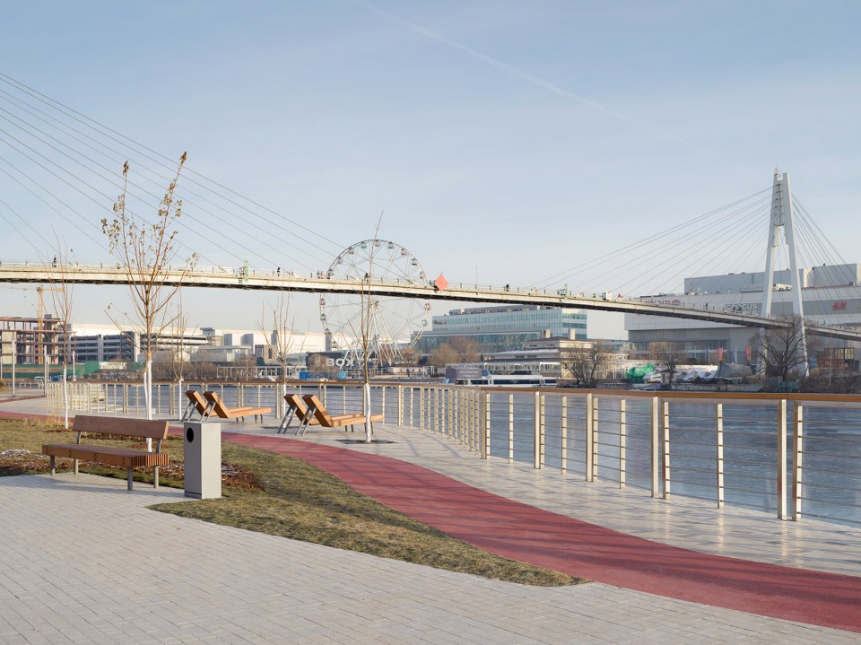 improvement of the embankment in the area of the pavshinskaya poyma by basis architectural bureau