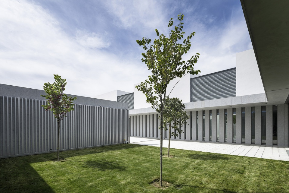 Health Centre at Gibraleon Javier Terrados Estudio de Arquitectura