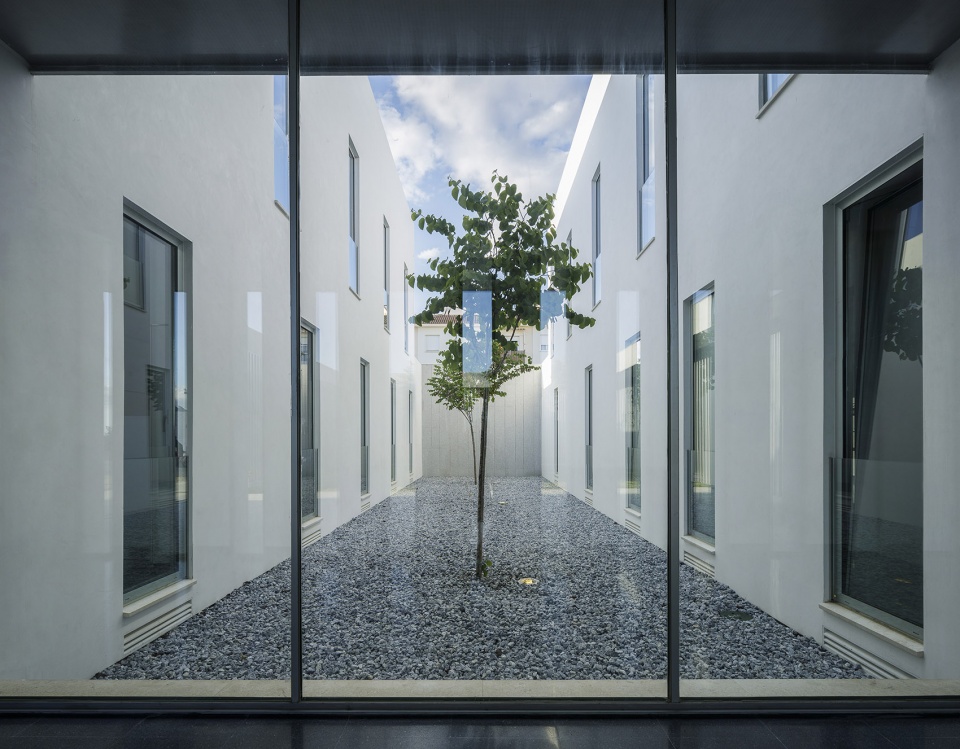 Health Centre at Gibraleon Javier Terrados Estudio de Arquitectura