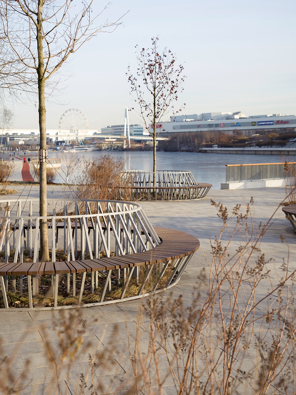 improvement of the embankment in the area of the pavshinskaya poyma by basis architectural bureau