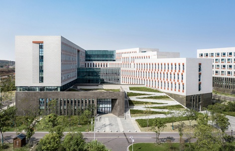退台叠院 - 中国地质大学（武汉）环境学院楼 / 同济大学建筑设计研究院