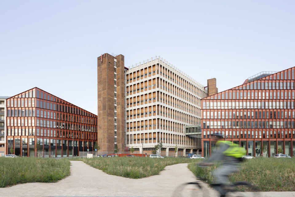 new headquarters of orange in lyon by hardel le bihan architectshga hubert godet architects