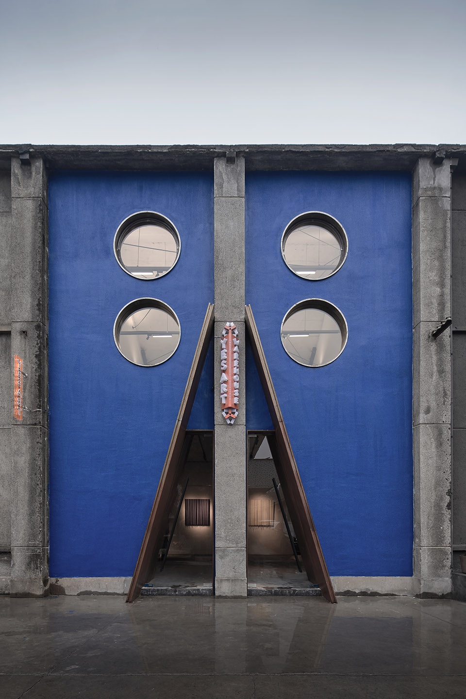 yes art warehouse china by fununit design