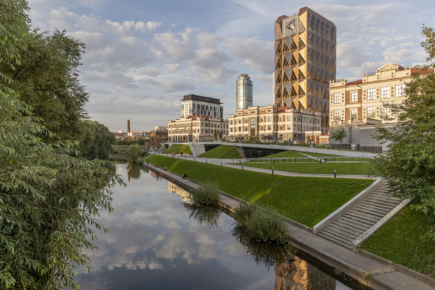 rcc headquarters in ekaterinburg by foster partners