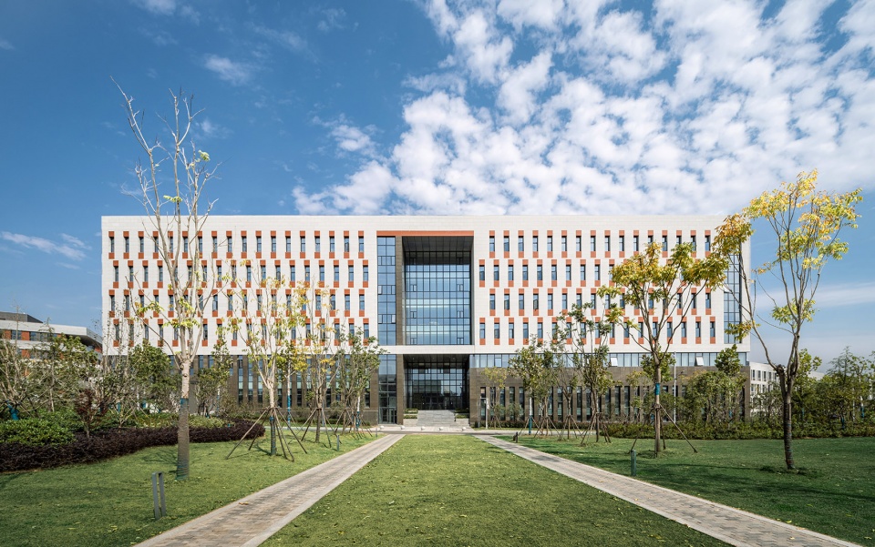 3D garden School of Environmental Studies building by TJAD