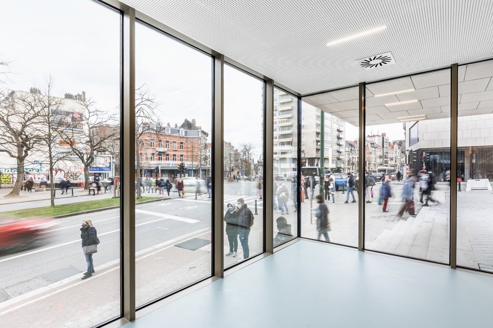 central by b architecten