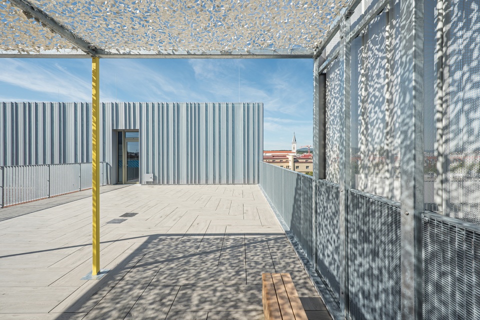 langenfeldgasse primary and vocational school by ppag architects