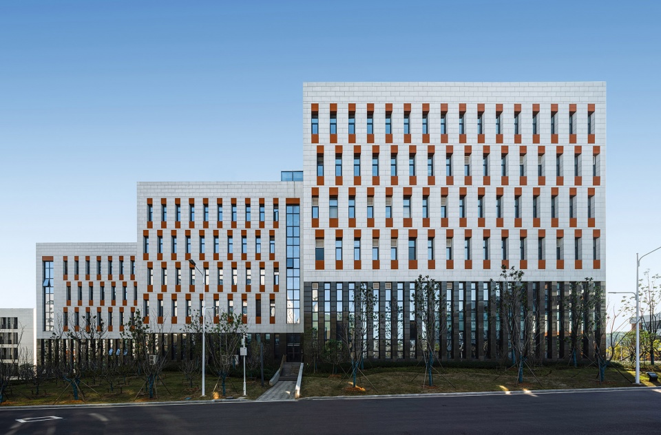 3D garden School of Environmental Studies building by TJAD