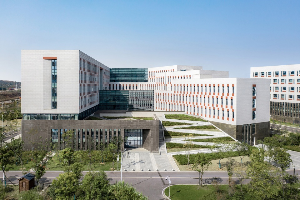 3D garden School of Environmental Studies building by TJAD