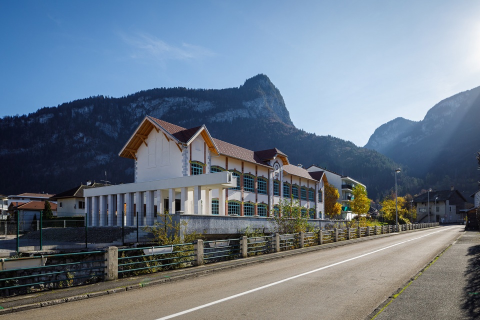 The Alpex Cultural Centre by Atelier Archiplein