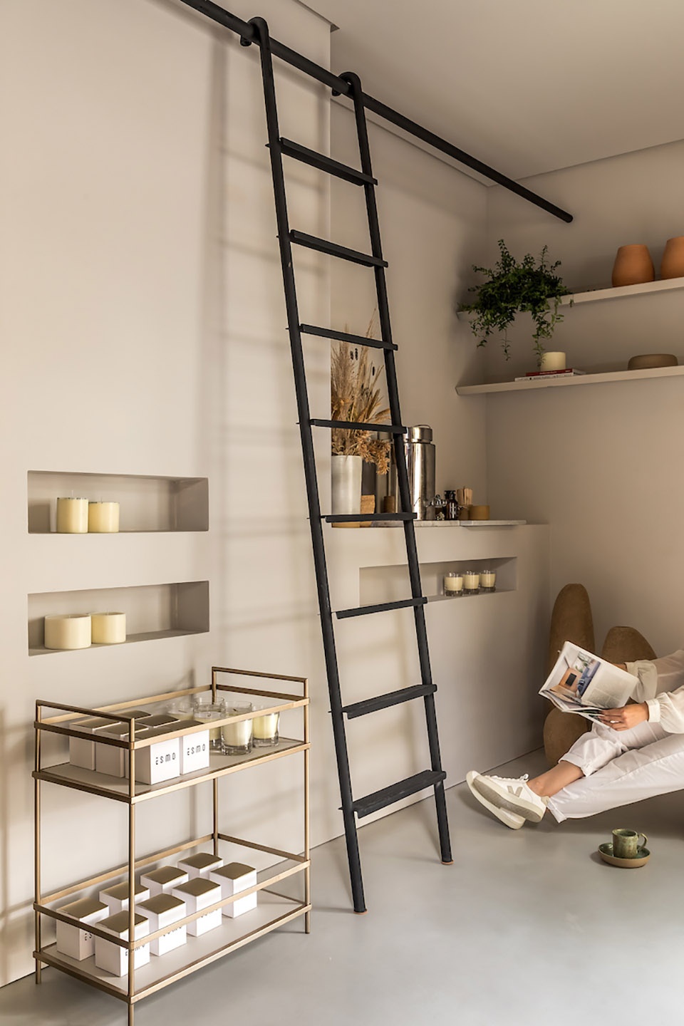 The ceramics and candles store by BOSCARDIN CORSI