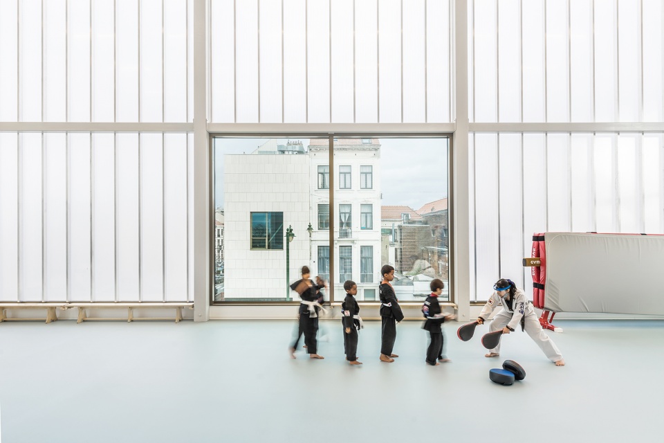 central by b architecten