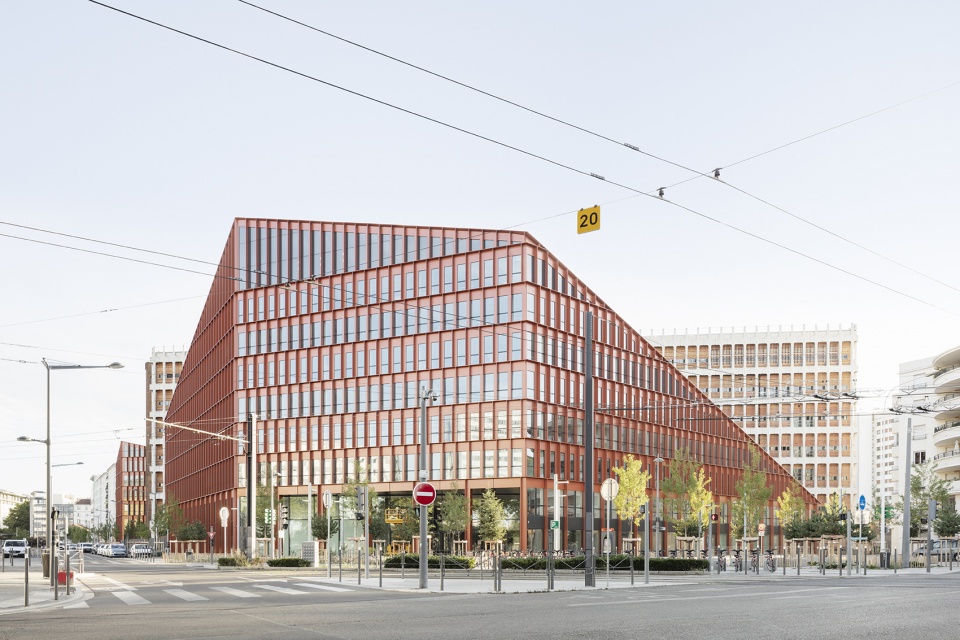 new headquarters of orange in lyon by hardel le bihan architectshga hubert godet architects