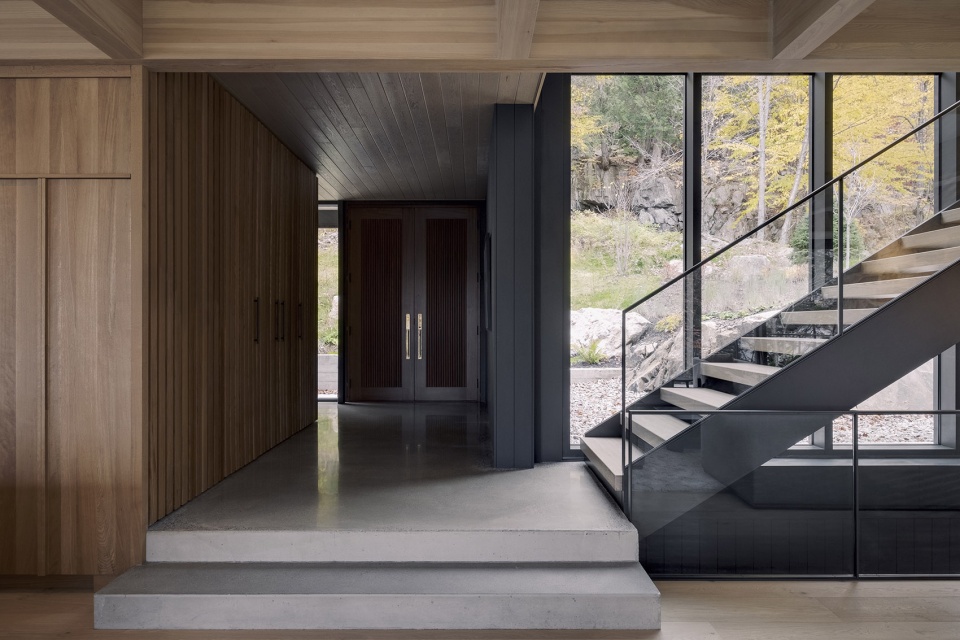 MTR residence by Alain Carle Architect