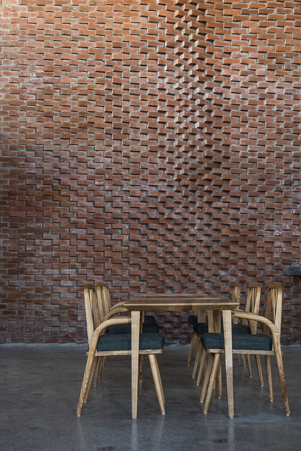 PIZZA 4P S HAI PHONG by Takashi Niwa Architects
