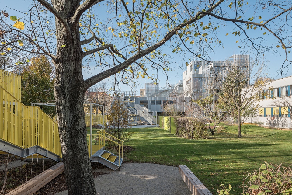 langenfeldgasse primary and vocational school by ppag architects