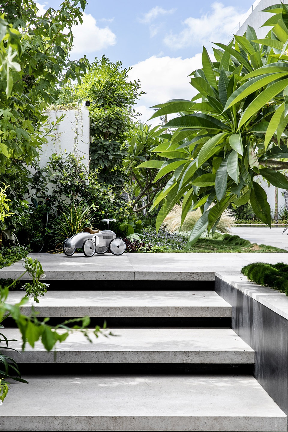 x6 two in one houses by raz melamed architect