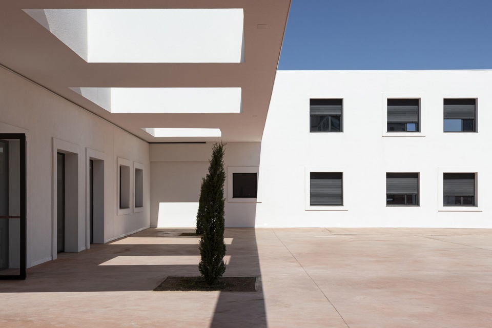 CEIP IMAGINALIA by DR Diaz Romero Arquitectos
