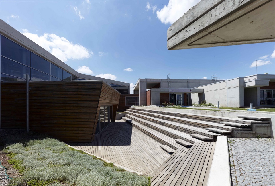 Ted Ankara College by Uygur Architects