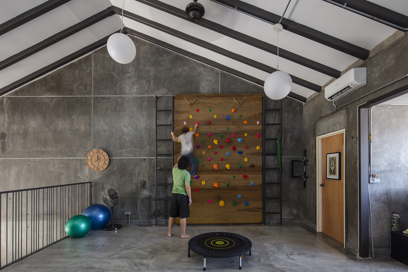 CONCRETE JUNGLE HOUSE by N O T Architecture 谷德设计网