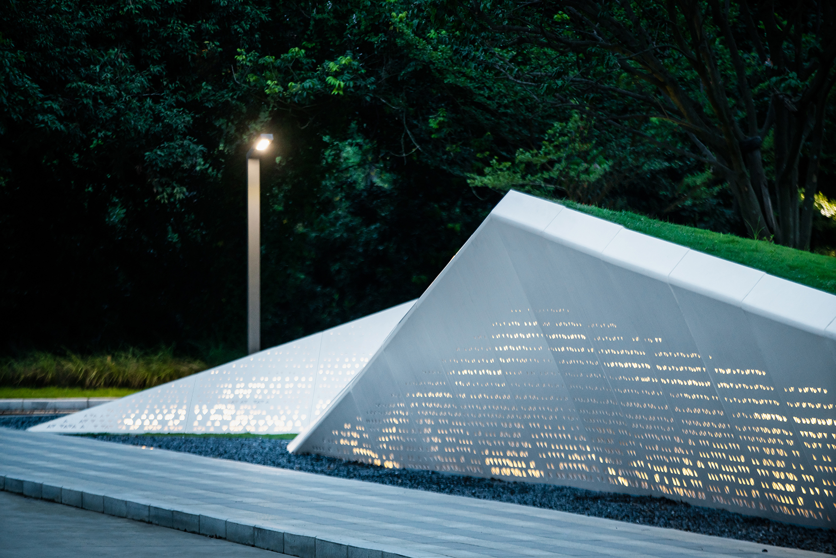 contract central for community of huangdeng china by upon design studio