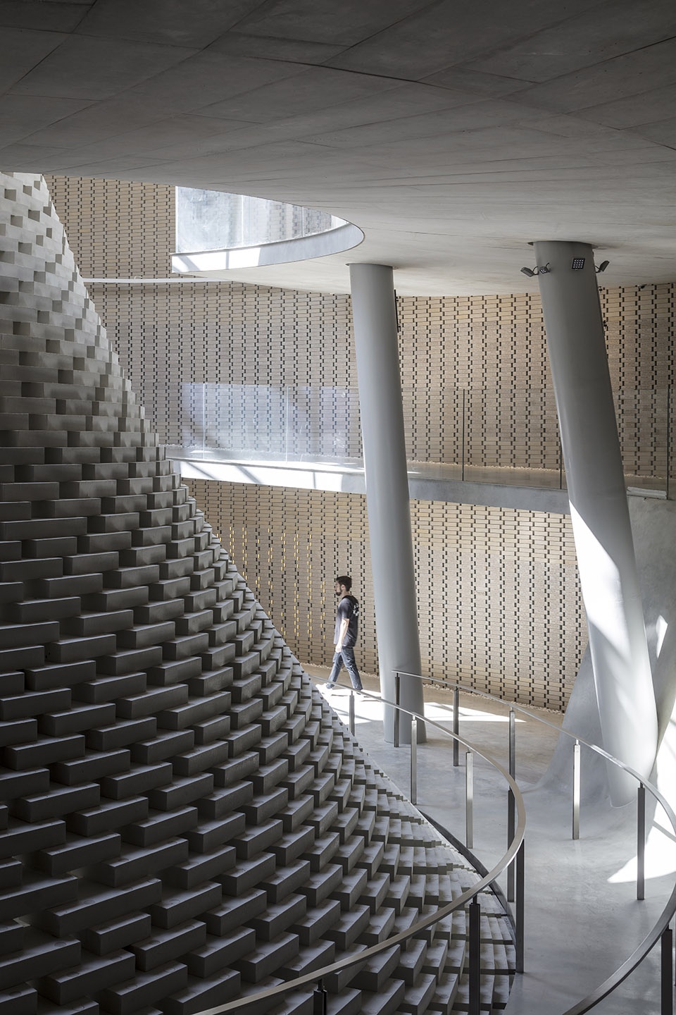 mount herzl memorial hall by kimmel eshkolot architects kalush chechick architects