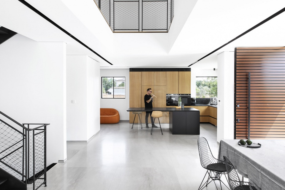 x6 two in one houses by raz melamed architect