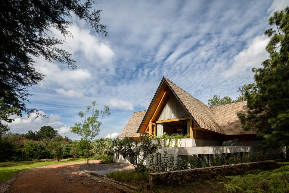 CRA House by Estudio MMX