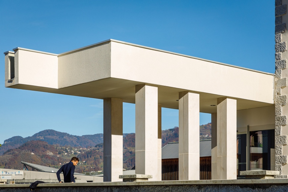 The Alpex Cultural Centre by Atelier Archiplein