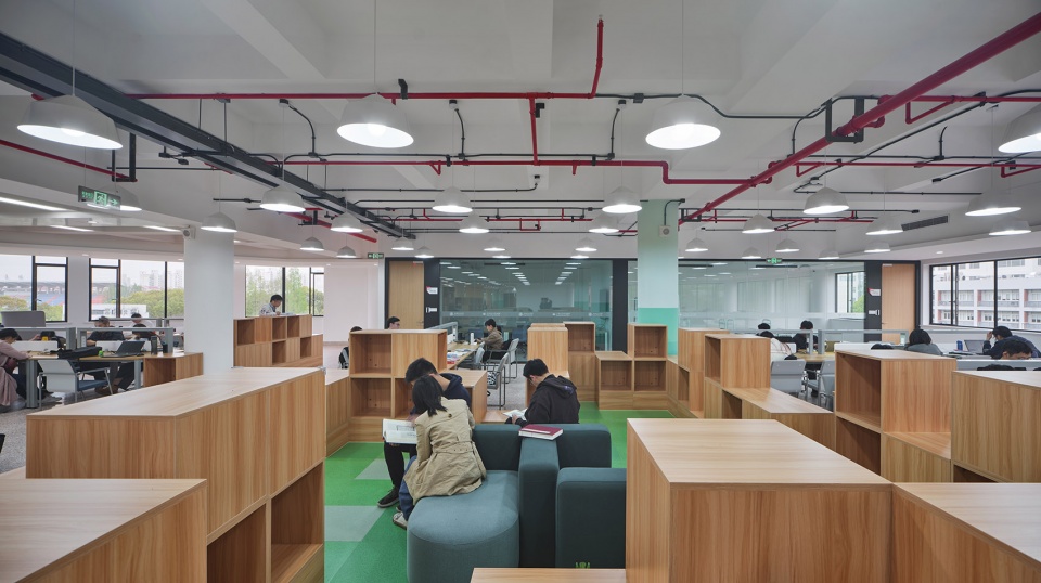 Reconstruction of Bao Yugang Library of Jiaotong University China by Oumoumou Studio