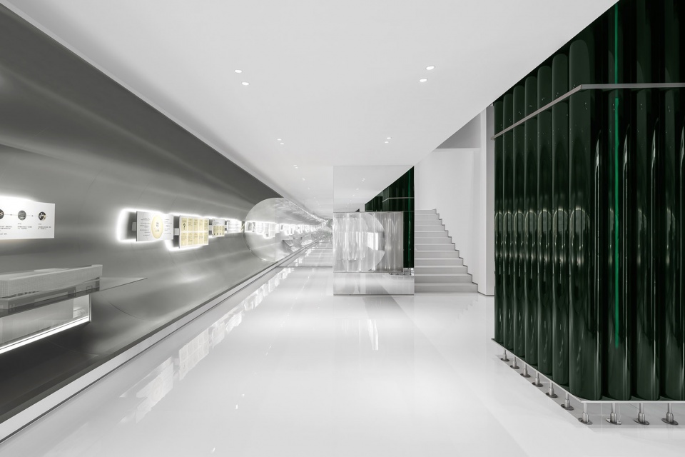 07 1F Display area 2