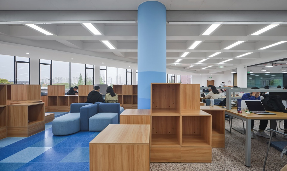 Reconstruction of Bao Yugang Library of Jiaotong University China by Oumoumou Studio