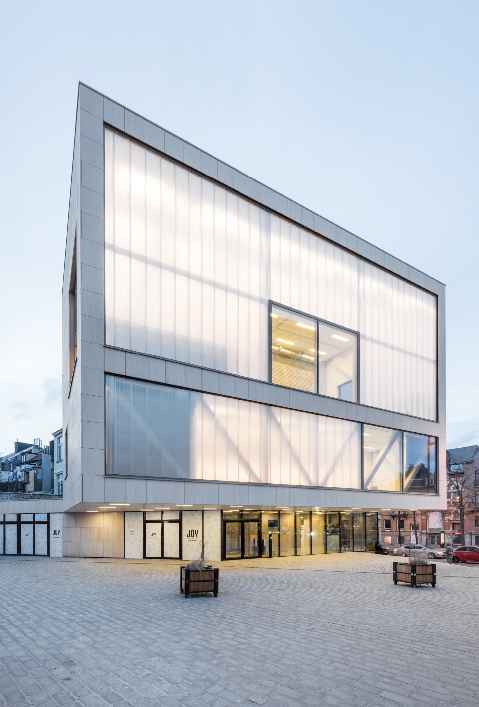central by b architecten