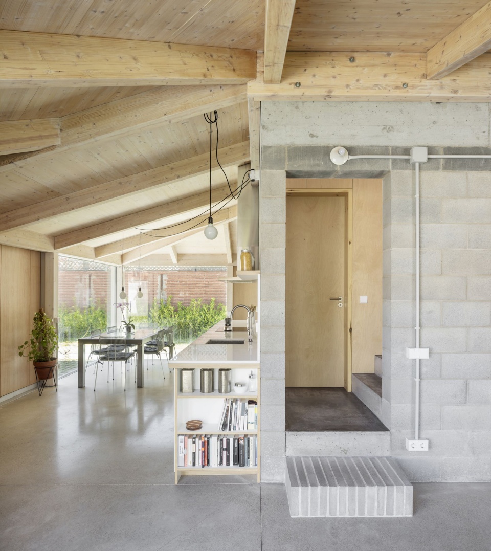 house 905 by harquitectes