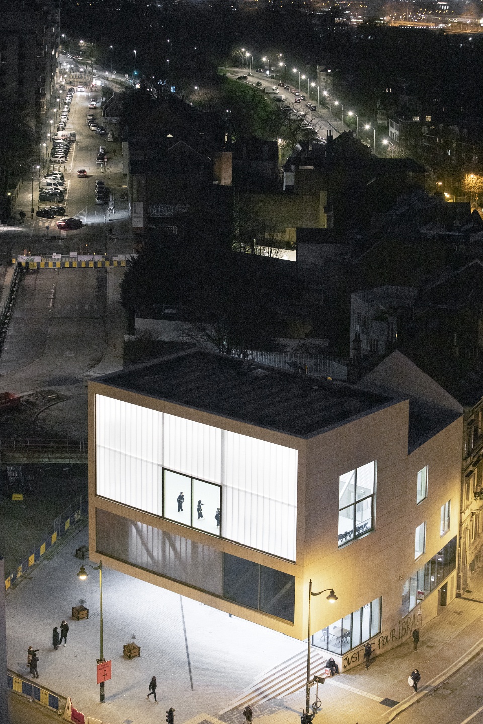 central by b architecten