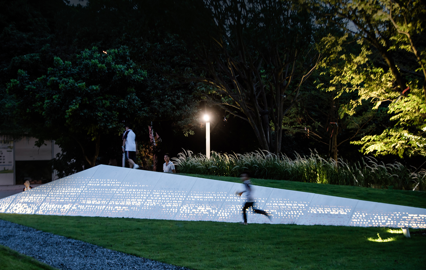 contract central for community of huangdeng china by upon design studio