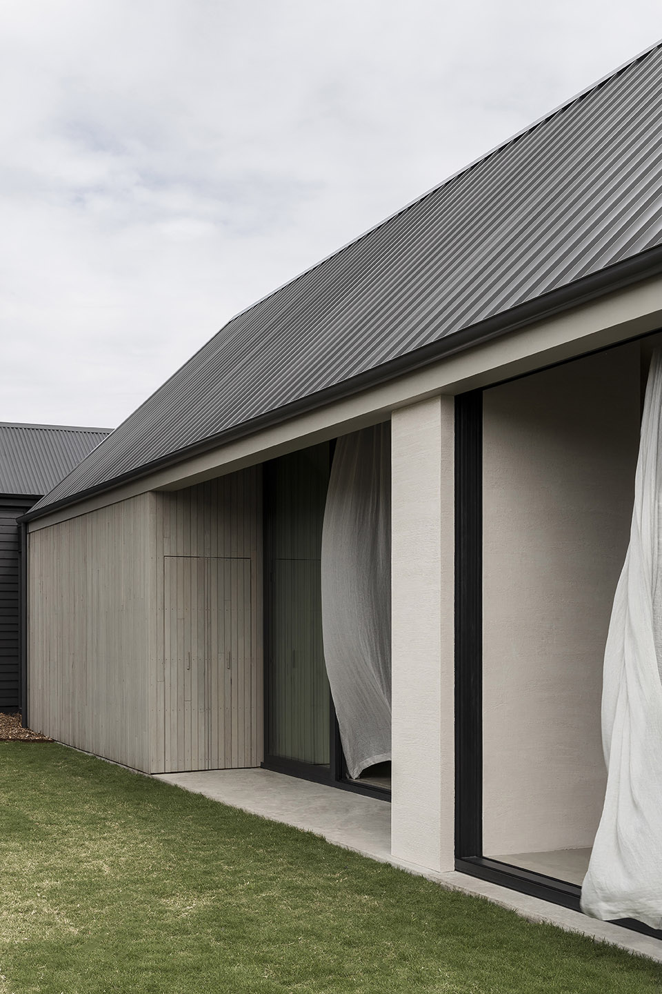 Barwon Heads House by Adam Kane Architects 谷德设计网
