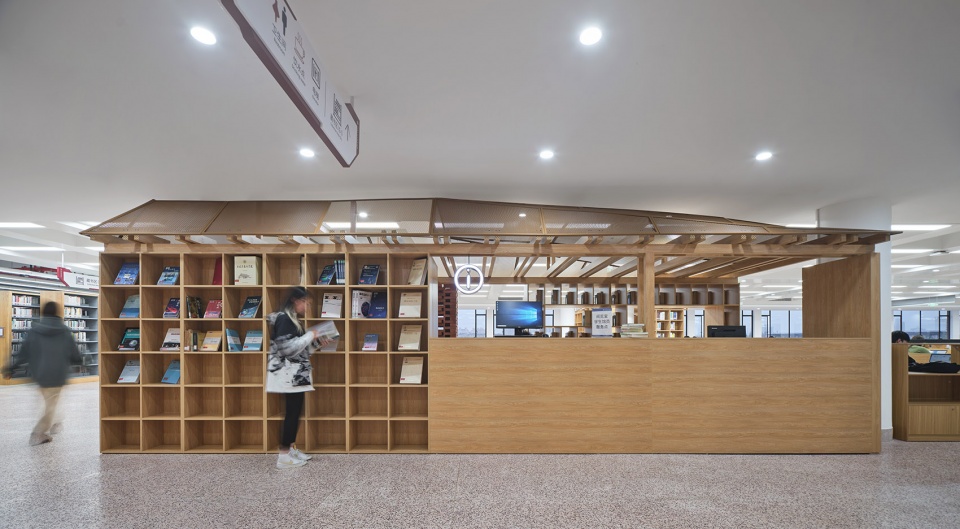 Reconstruction of Bao Yugang Library of Jiaotong University China by Oumoumou Studio