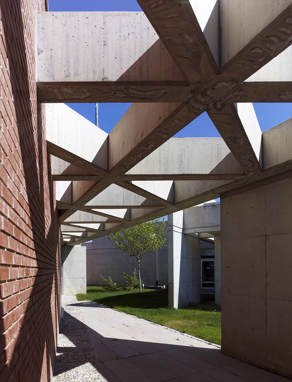 Ted Ankara College by Uygur Architects